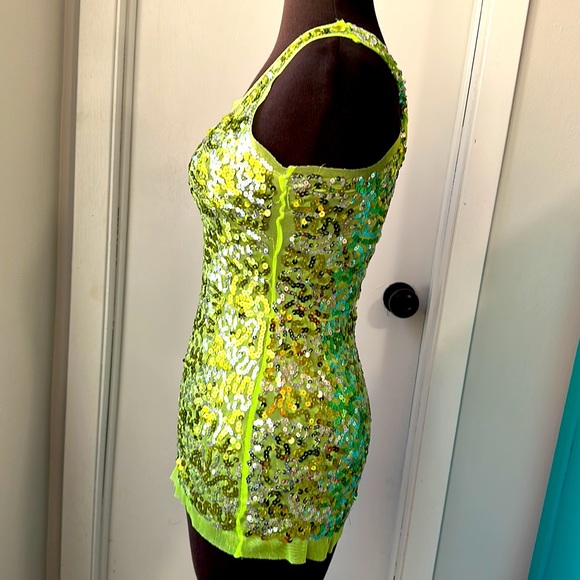 Green sequin sheer tank - Picture 3 of 4